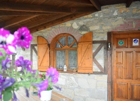 הוילה Kastron  Mountain House Kastro מראה חיצוני תמונה