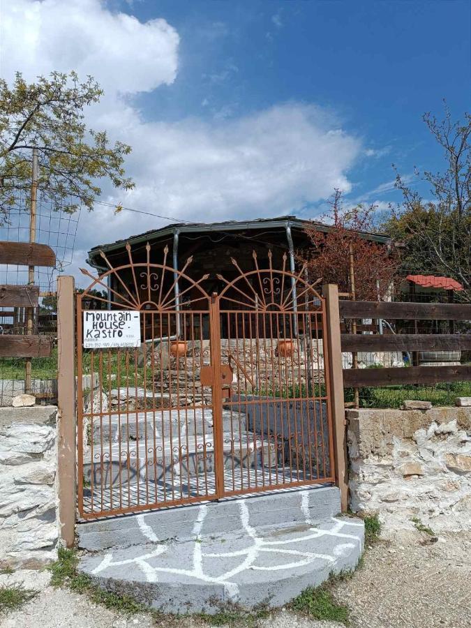הוילה Kastron  Mountain House Kastro מראה חיצוני תמונה