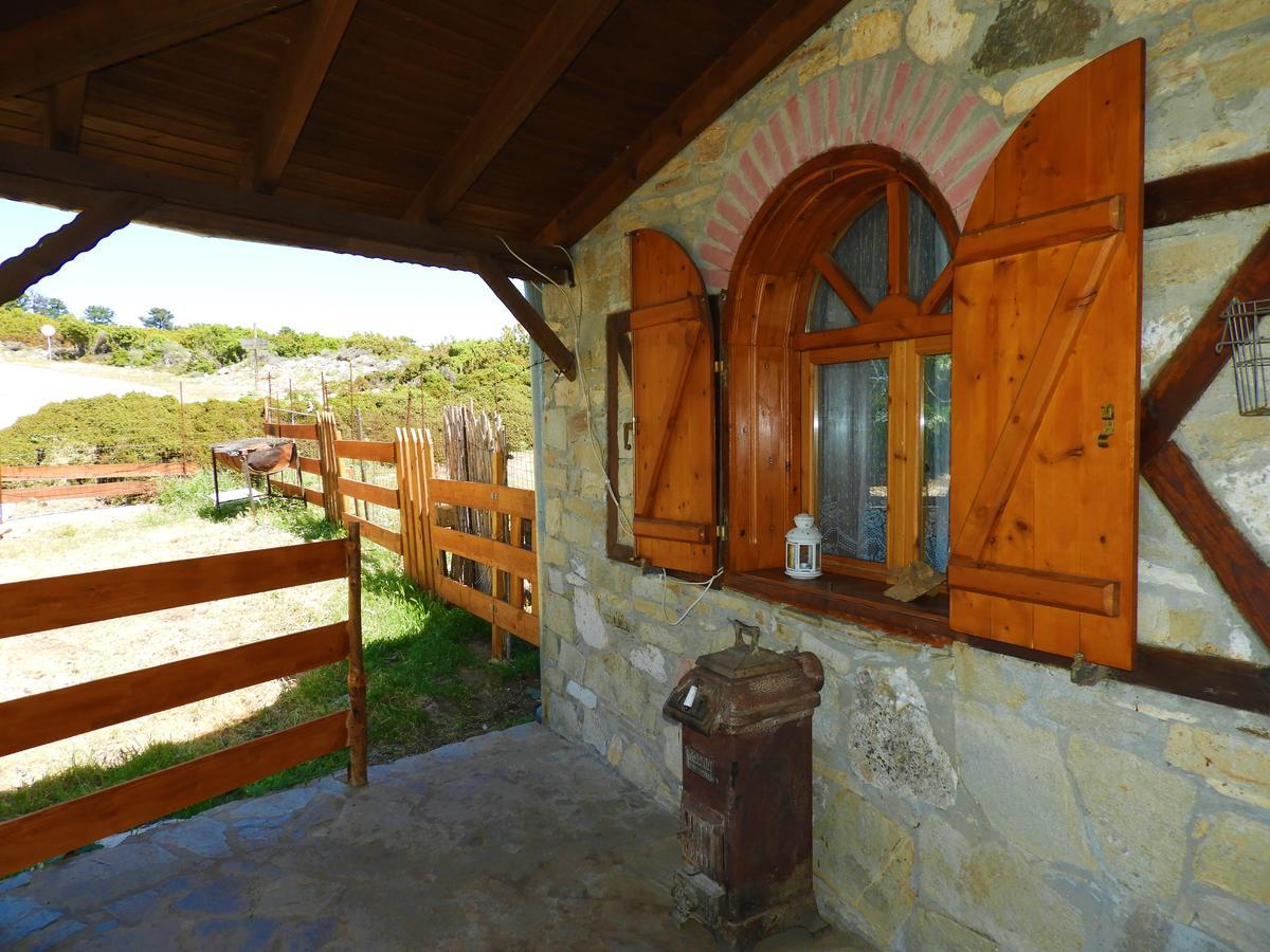 הוילה Kastron  Mountain House Kastro מראה חיצוני תמונה